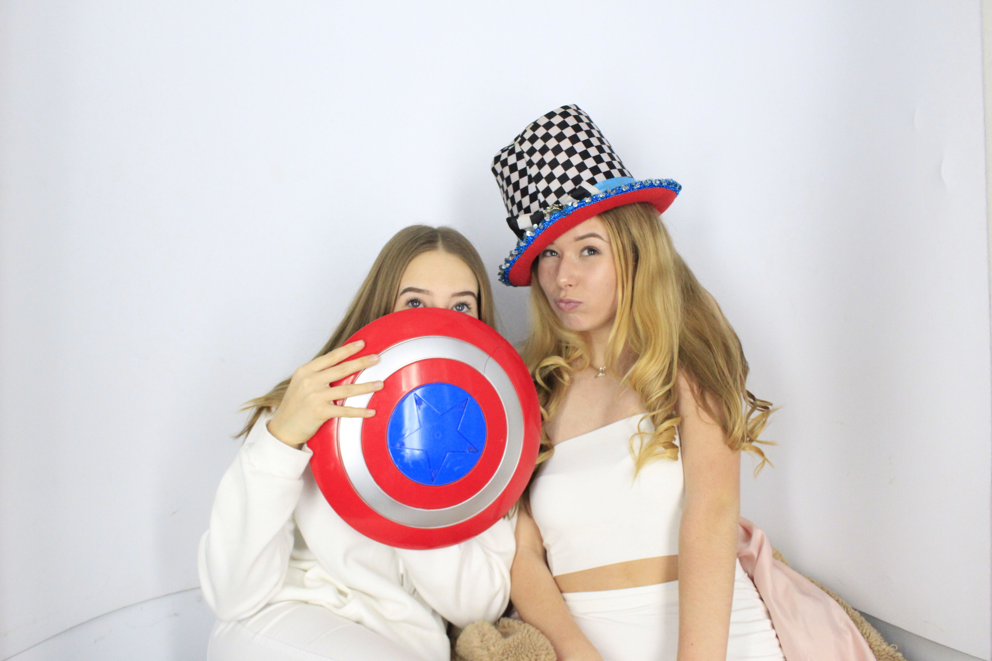 Issy & Alice's 18th Birthday Party | View more photos from the event at gallery.myphotoboothexperience.co.uk/u/MyPhotoBoothExperienceLtd/Issy-Alices-18th-Birthday-Party